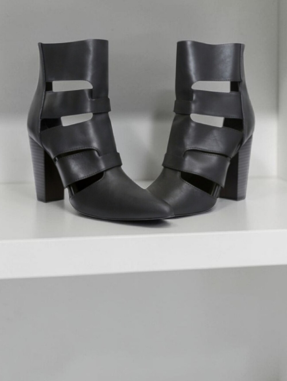 New York & Company Black Cut-Out Heeled Booties Size 8 NWT